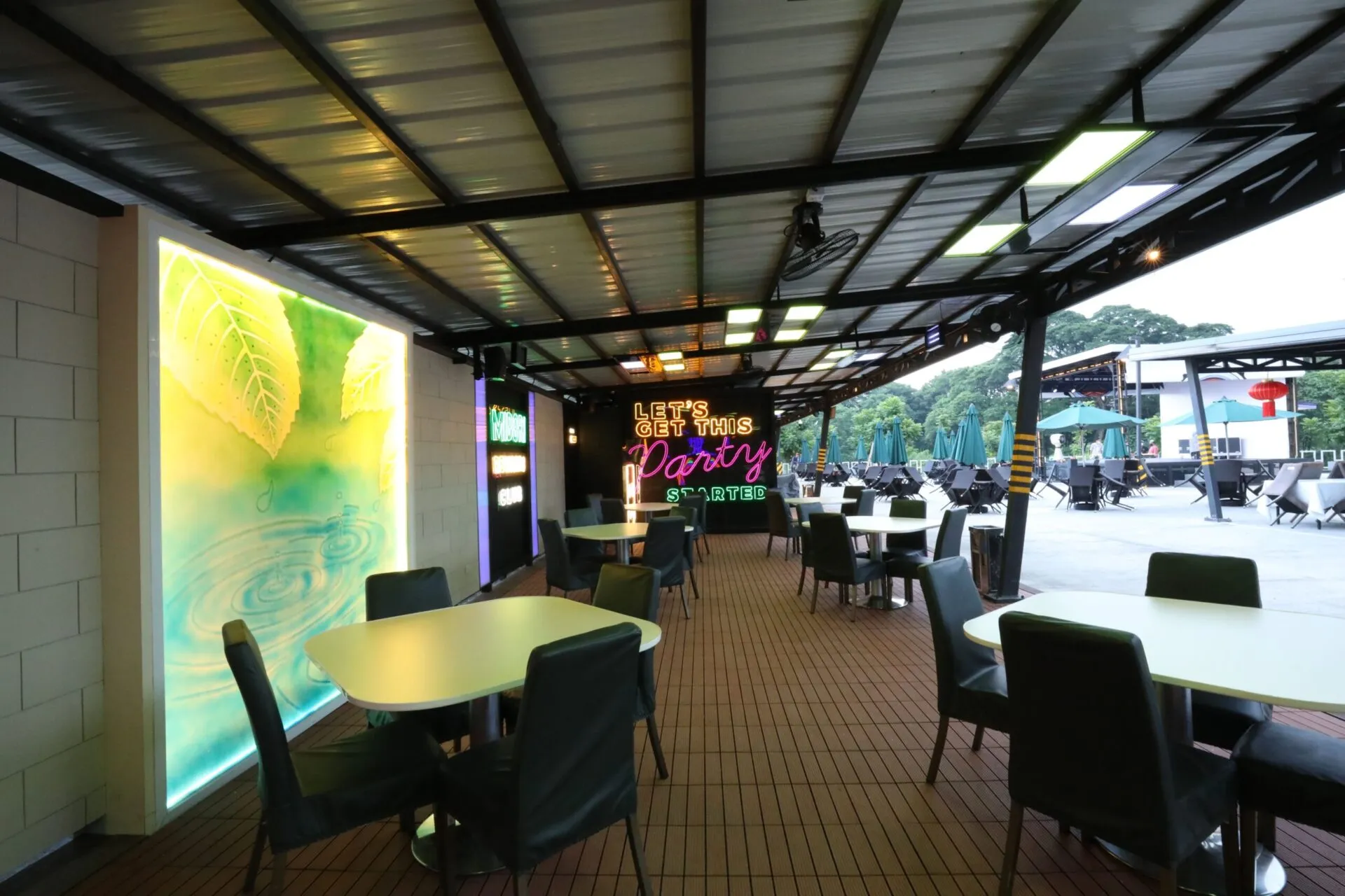Midori Hotel & Casino restaurant/club area